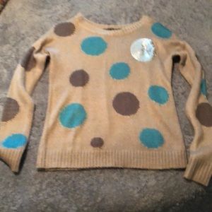 Ladies Long-sleeve Sweater.